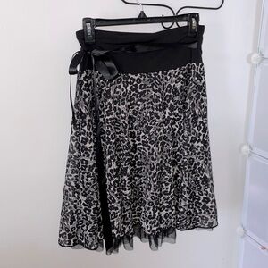 🛍 Studio 253 Skirt - Size Small